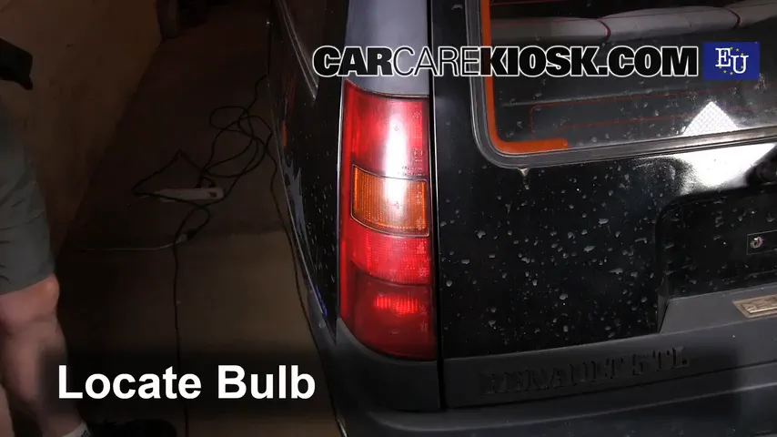 1990 Renault 5 TL Campus 1.4L 4 Cyl. Éclairage Feu stop (remplacer ampoule)